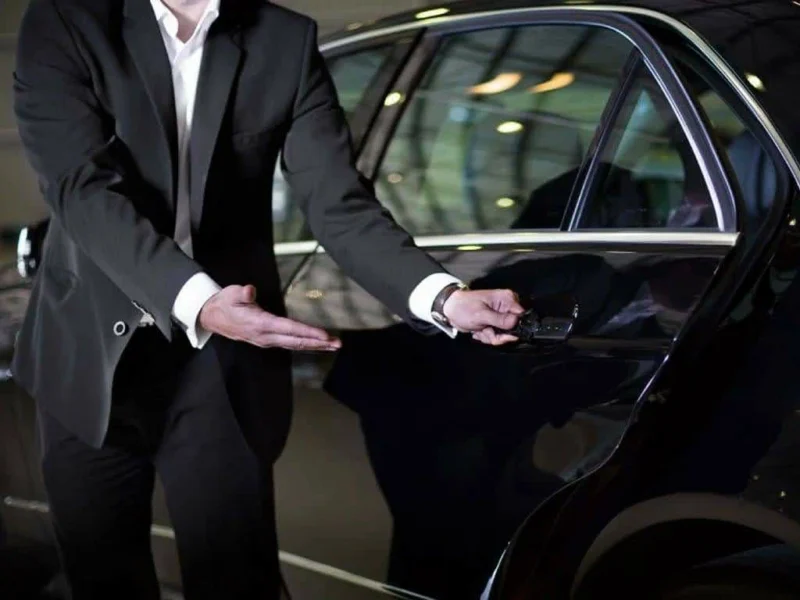 Guide to Chauffeur Services: Experience Luxury and Comfort